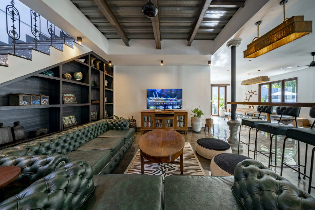 Вилла Gang Bima - Unique Retro Seminyak Private Mansion