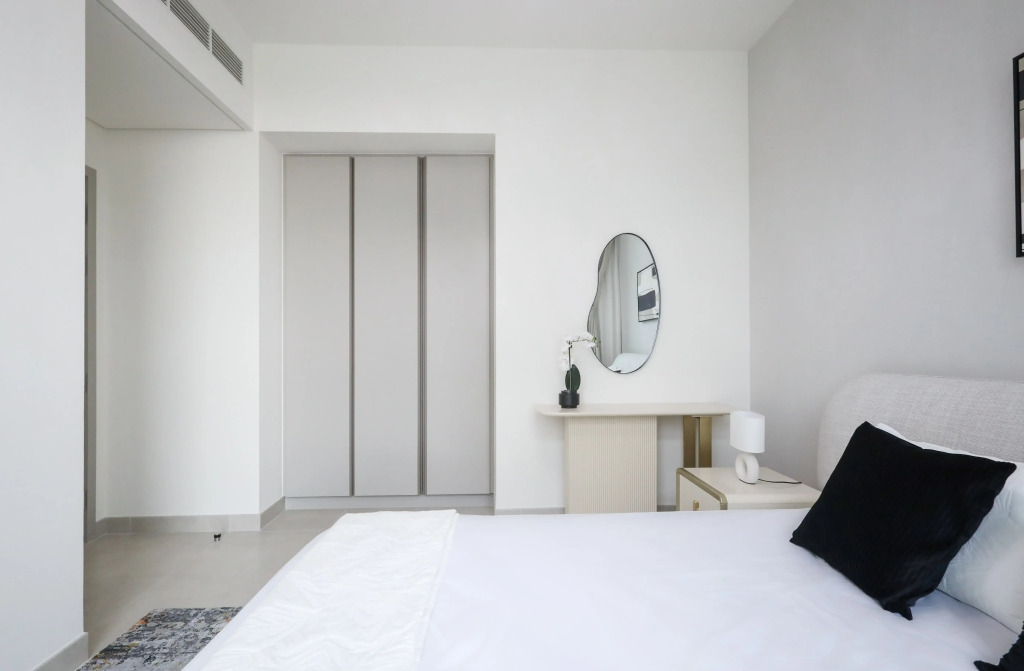 Апартаменты Elite LUX Holiday Homes - Dubai Creek Oasis: 2BR Luxe w/ Burj View