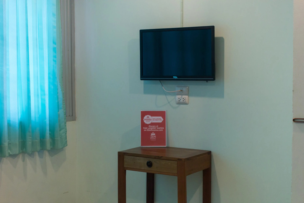 Отель ZEN Rooms Mahachai Khao San