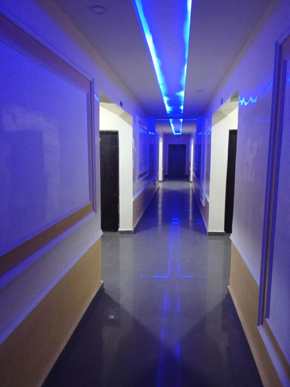 Отель Four Diamonds Suites