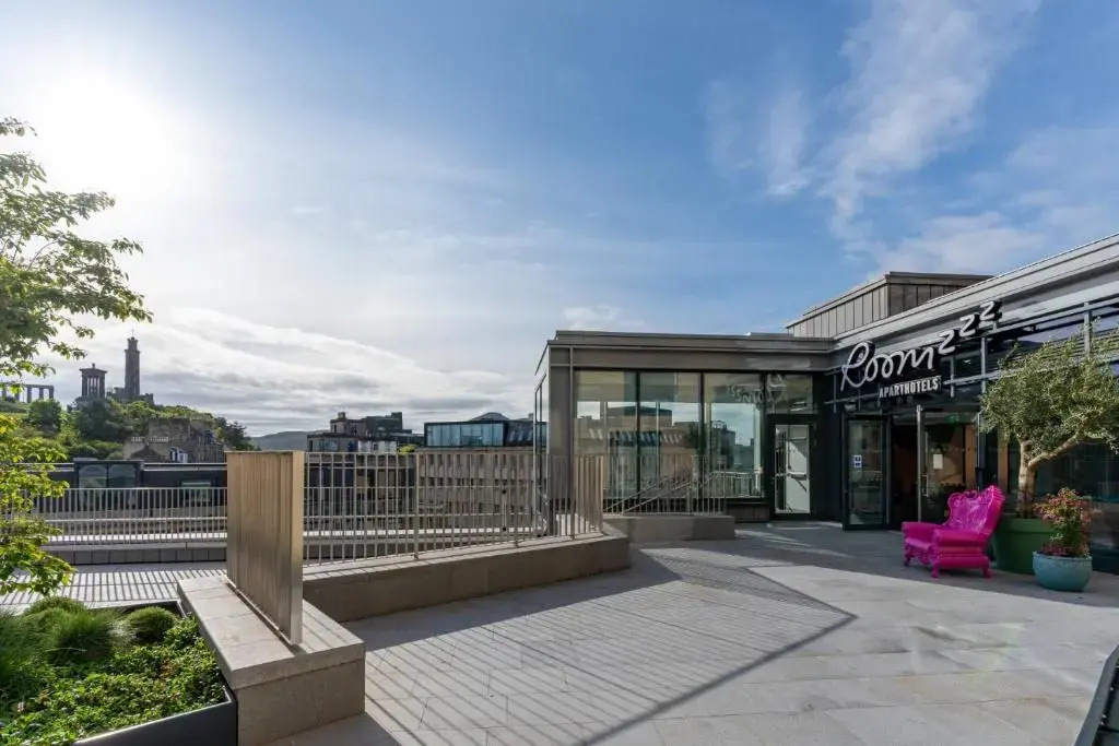Отель Roomzzz Edinburgh