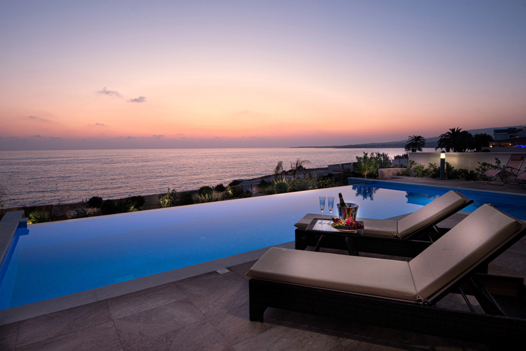Olymp Luxury Villa D - Luxury Escape with Direct Beach Access and Unique Sunsets