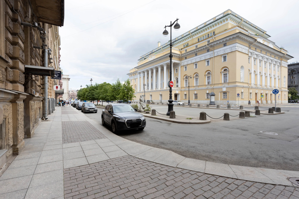 Квартира Скайлайт у Александринского Театра