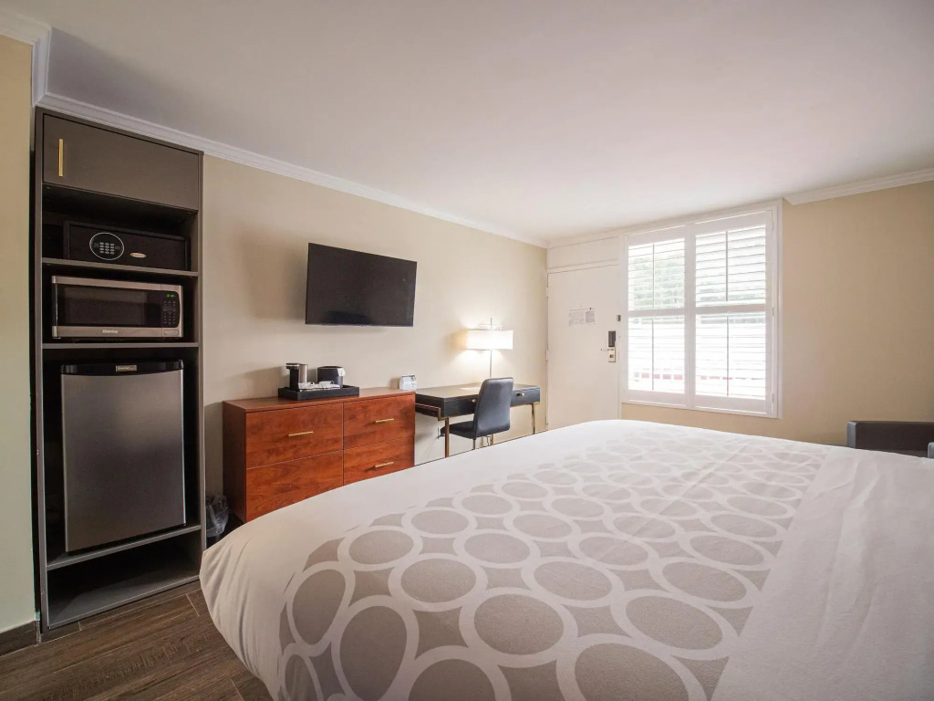 Отель Equus Inn Ocala