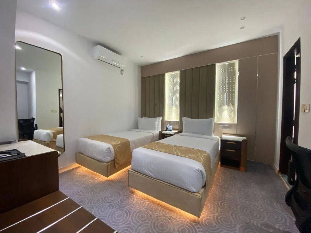 Unique Regency Hotel