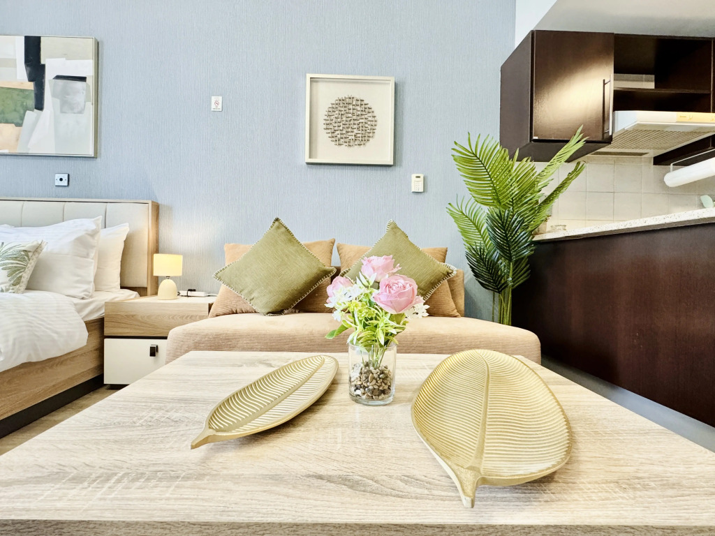 Апартаменты Cosmos Living Spacious Studio With Balcony
