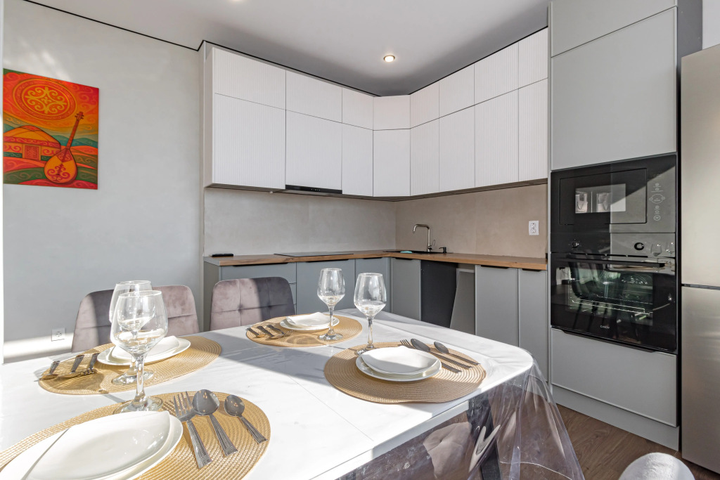 Квартира Aruna Deluxe Apartment