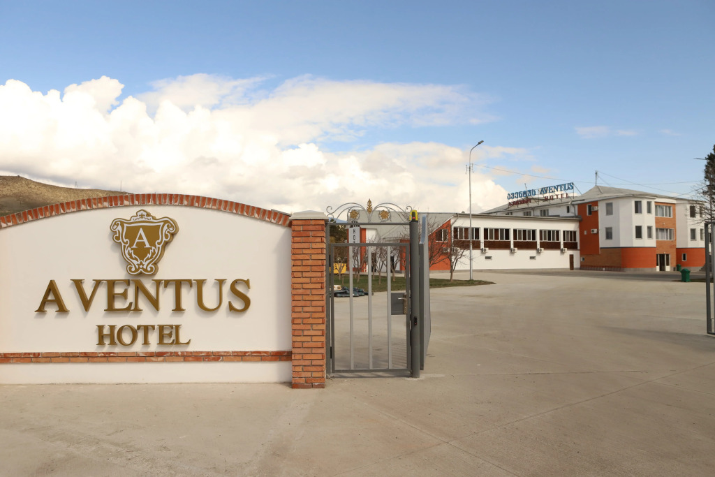Отель Aventus Hotel