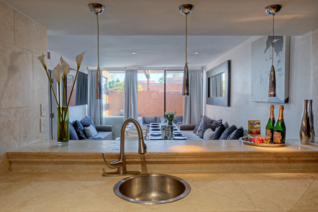 12 room Scottsdale Golf Tennis Lake Resort Villa