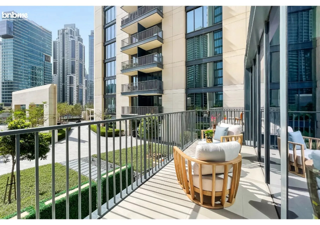 Апартаменты Duplex w/ large outdoors patio on Pool level@BurjK-209