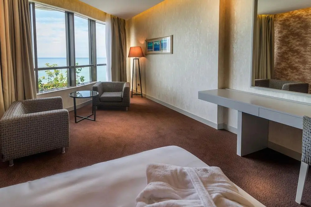 The Grand Gloria Hotel