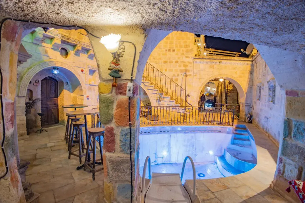 Отель Royal Cave