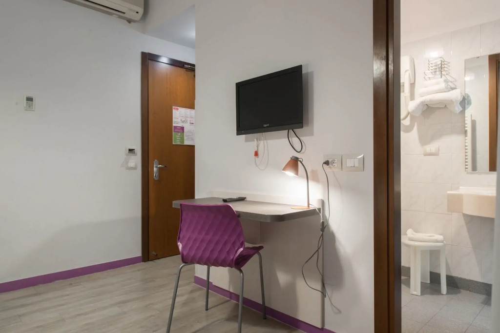 Sure Hotel by Best Western Nologo