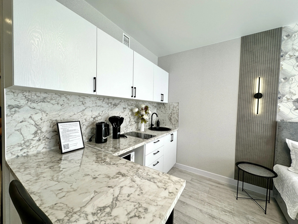Квартира Enigma Apartments - Студия с панорамным видом на набережную и реку Свияга
