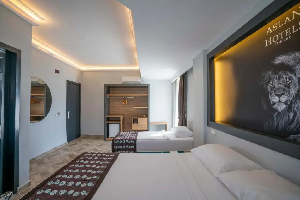 Aslan Corner Hotel