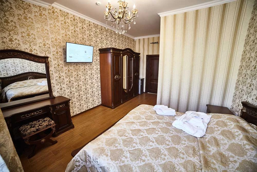 Отель Кристалл