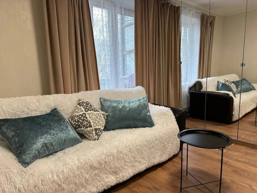 Dom Khelgi Flat
