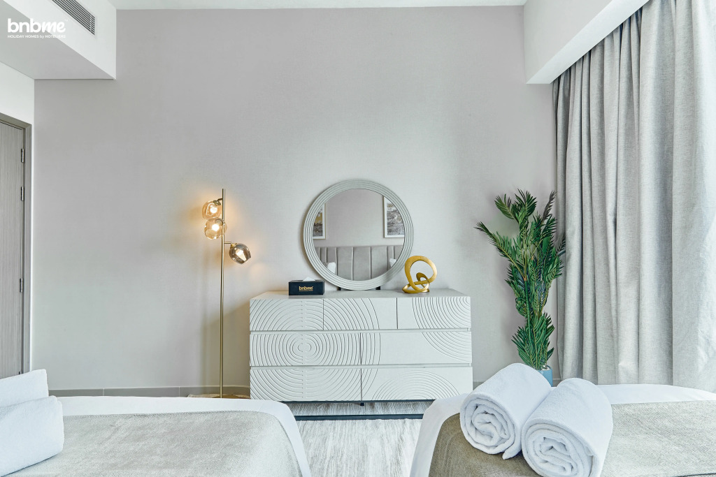 Апартаенты Bnbmehomes | Modern 2BR Treasure nr Dubai Fountain - 3302