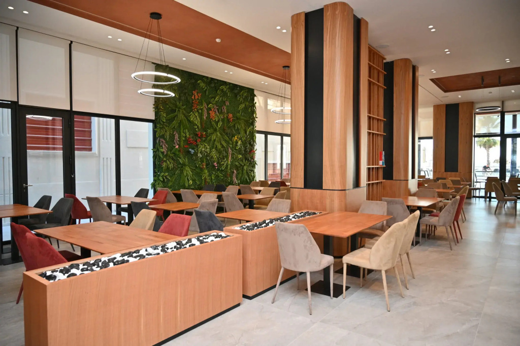 Отель Adria Palace Durres