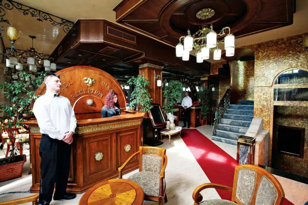 Dinasty Hotel