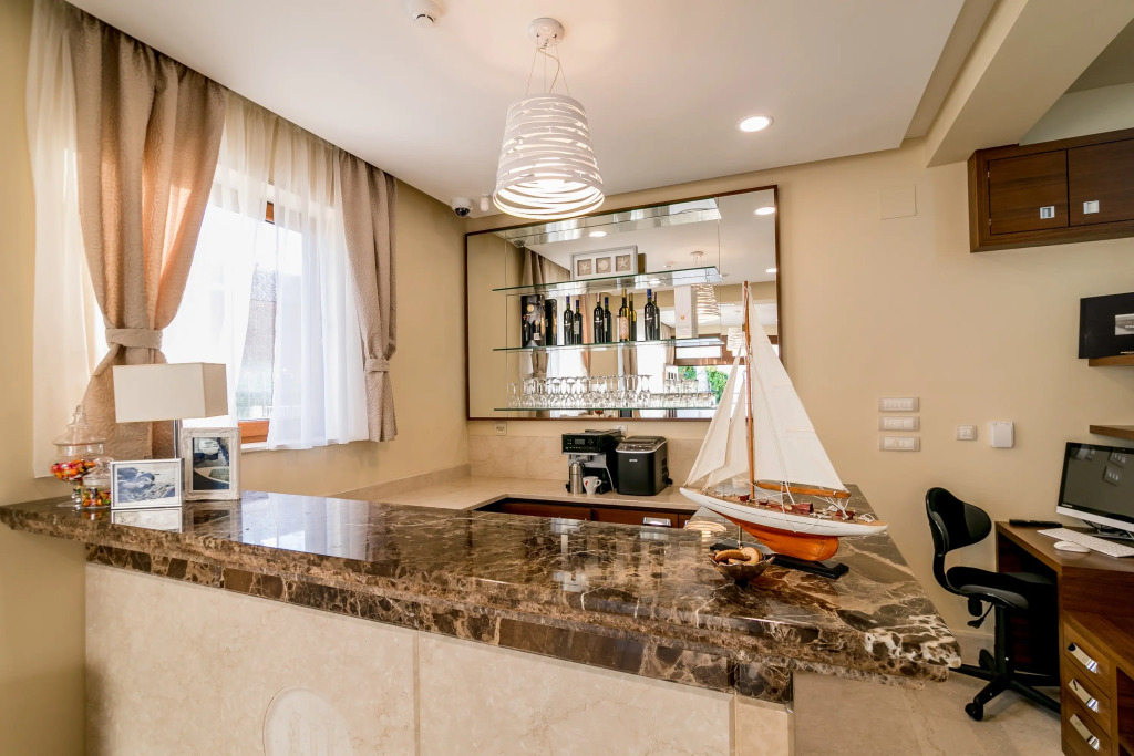 Hedera Residences - Kumbor
