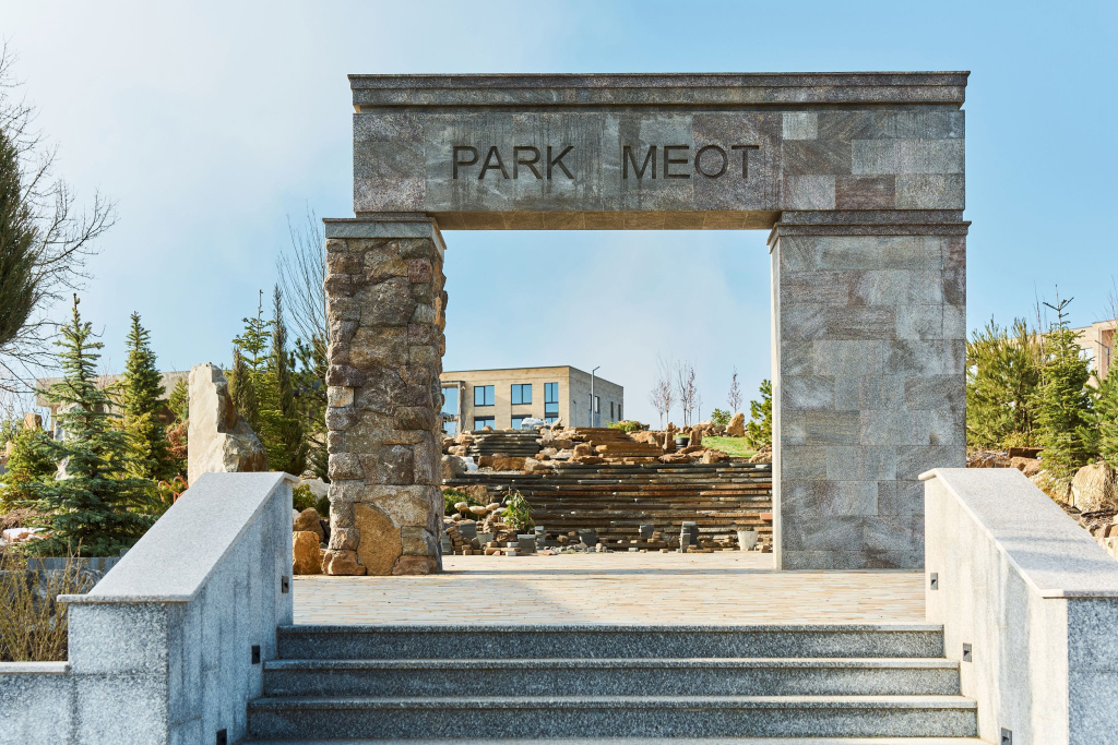 Отель PLATO MEOT Park & Hotel