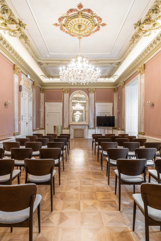 Отель Altus Palace