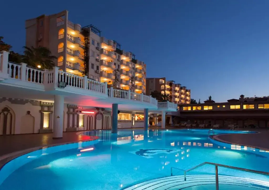 07 Group Hotel