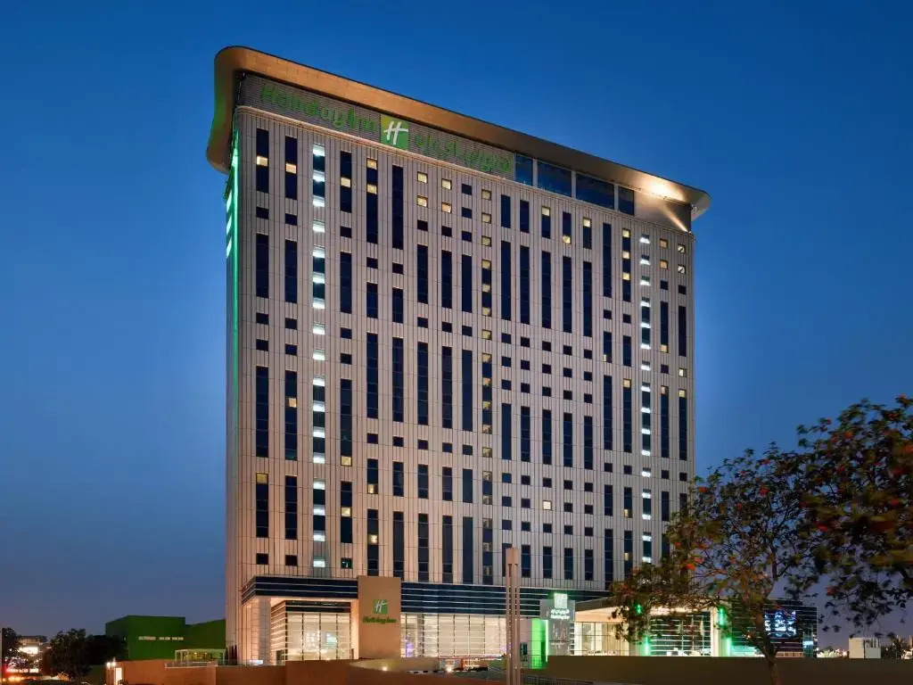 Отель Holiday Inn & Suites - Dubai Festival City by IHG