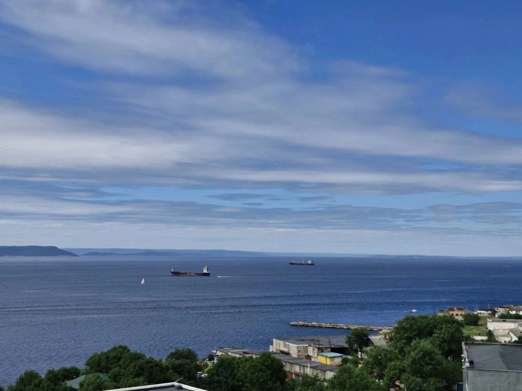 Квартира Большая трехкомнатная с шикарным видом на море
