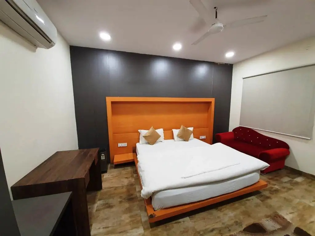 Hotel Mandakini Royal