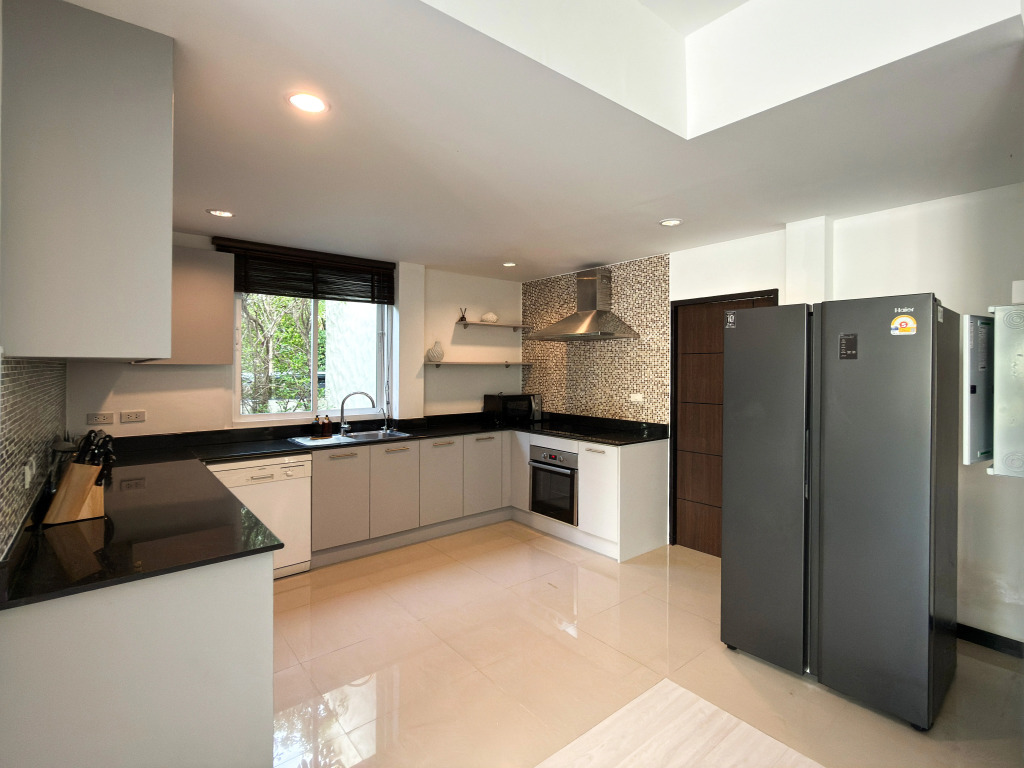 Вилла Nai Harn Family Pool 4 bdr