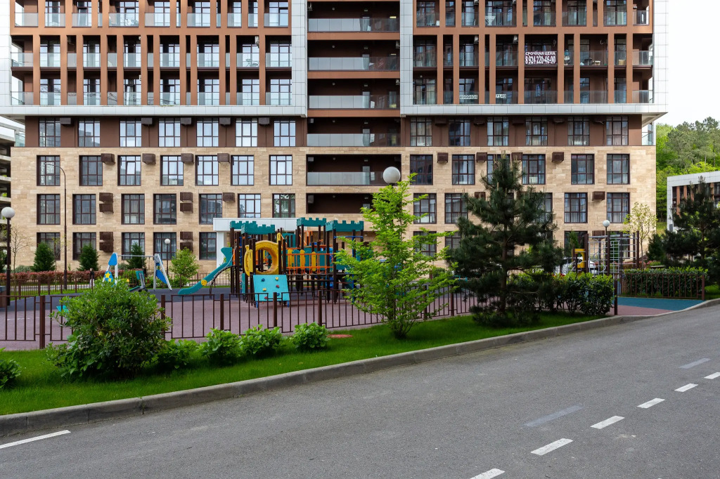 Квартира с Балконом и Видом на Лесопарк Аллея 114