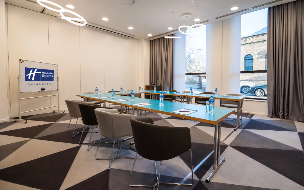Отель Holiday Inn Express Avlabari