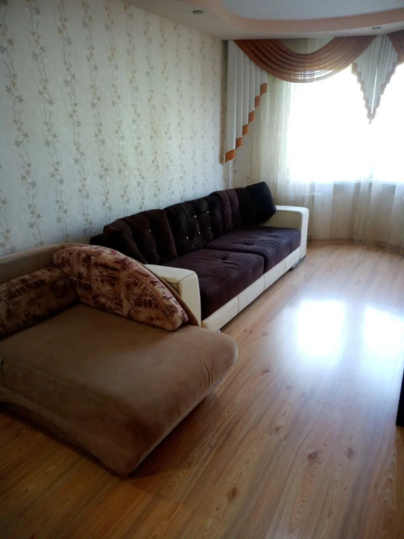 Квартира трехкомнатная возле западного рынка