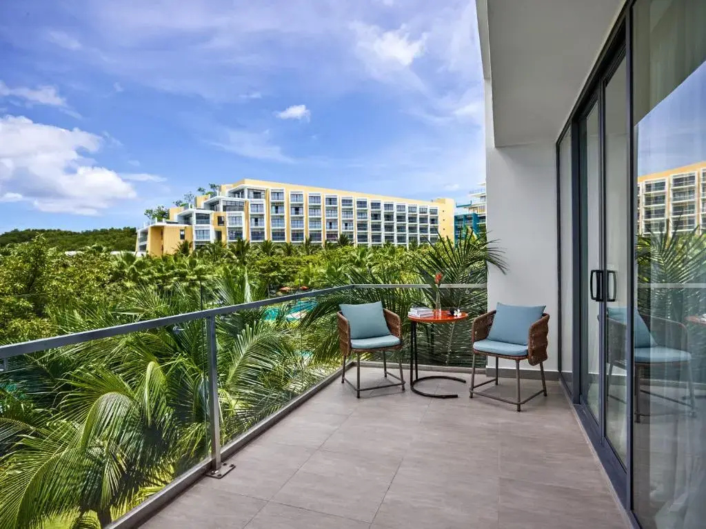 Holiday Inn & Suites Saigon Airport by IHG