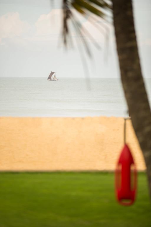 Отель Camelot Beach