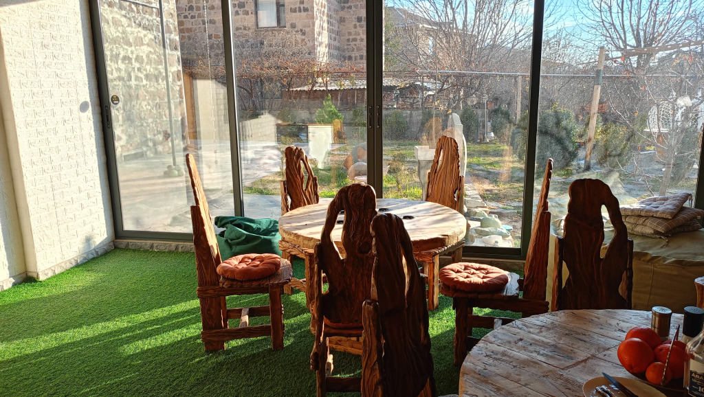 Khachatryans Guest House