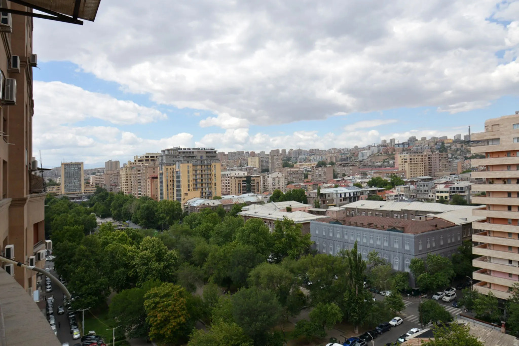 Квартира 2-к в новостройке, улица Павстоса Бюзанда, BU955