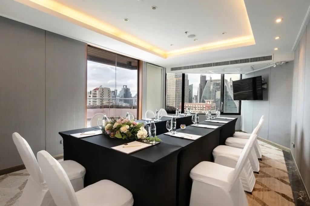 Отель Rembrandt Residences Bangkok