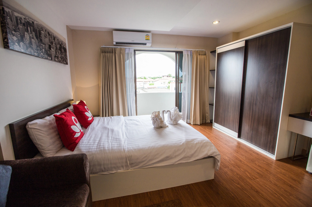 Апартаменты ZEN Rooms Soi Chom Chan