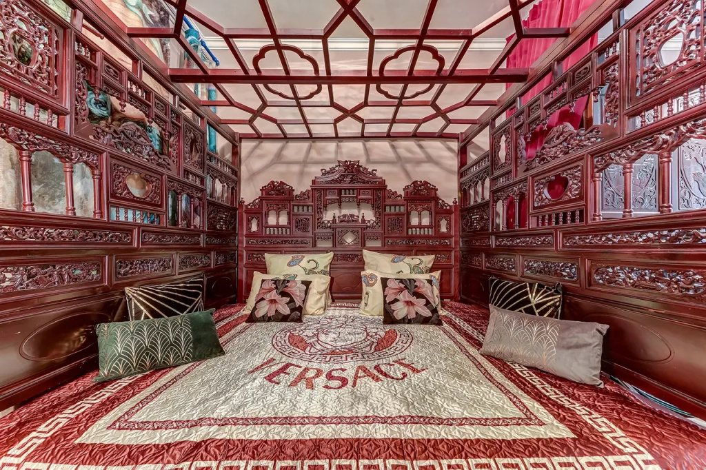 Manhattan House Apartments