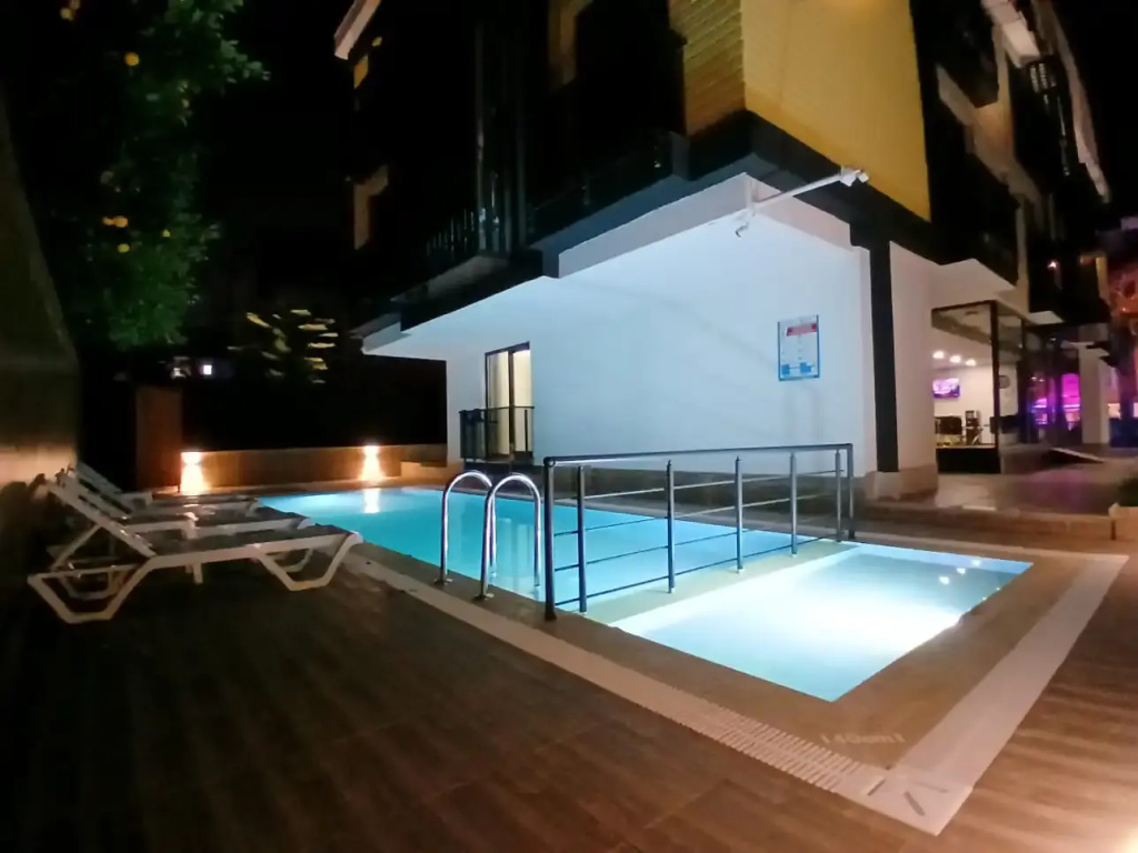 Retro Star Suites