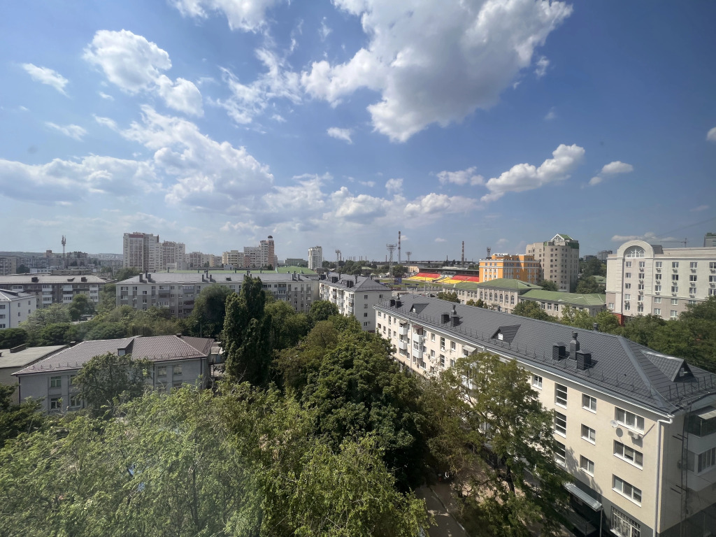 Квартира 2х комнатная на Народом Бульваре 91
