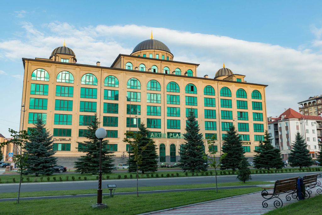 Артис Плаза