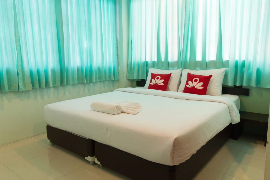 Отель ZEN Rooms Mahachai Khao San