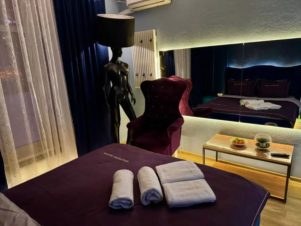 Отель Room Room