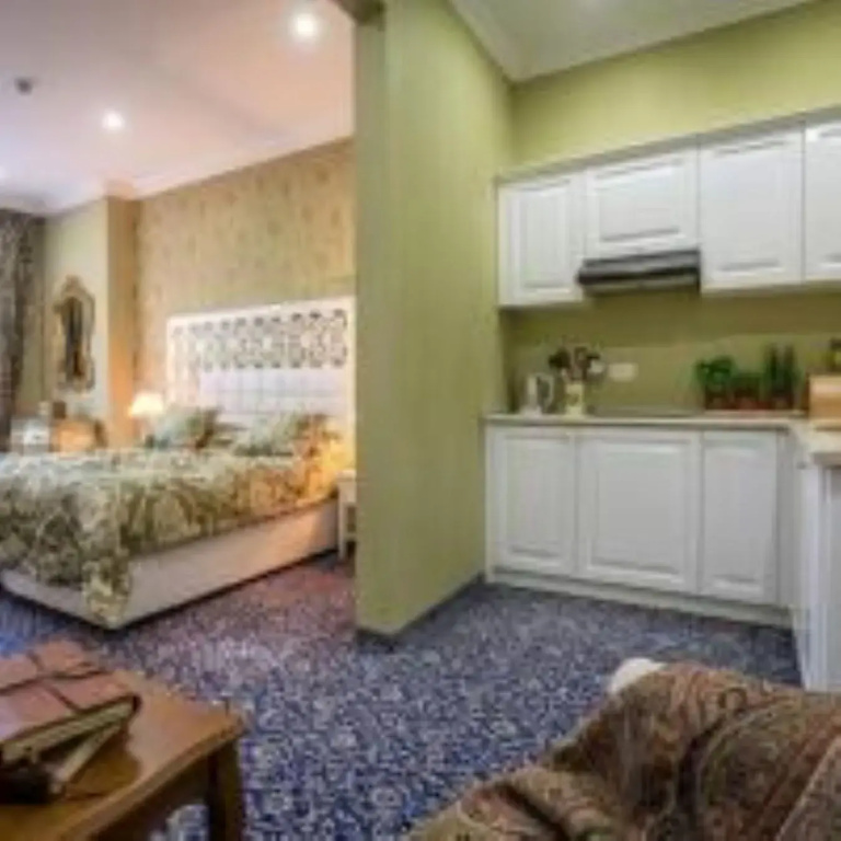 Seven Beauties Hotel