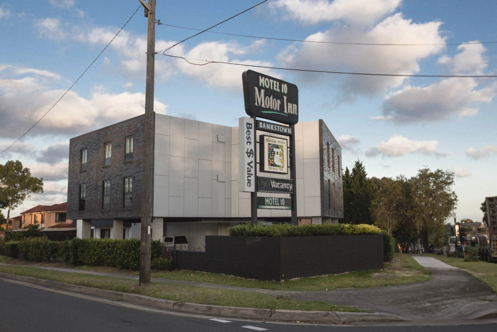 Motel 10