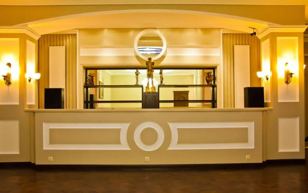 Sky Luxe Hotel